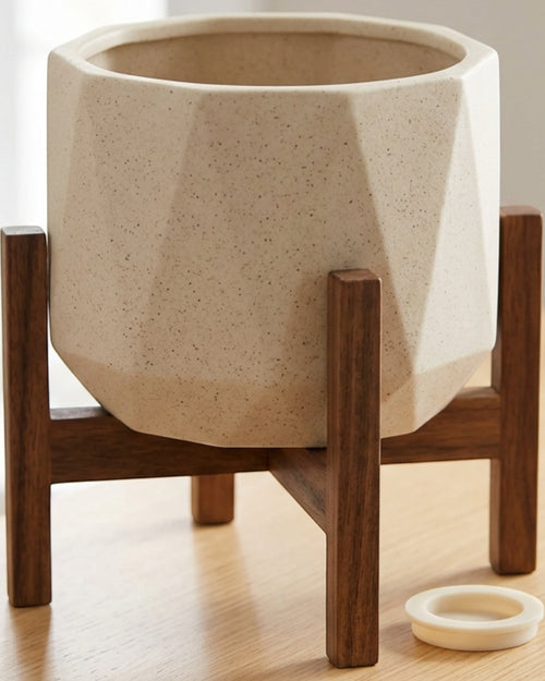 Gleao Faceted Ceramic Planter with Acacia Stand 16 cm Sand - Lifestyle view